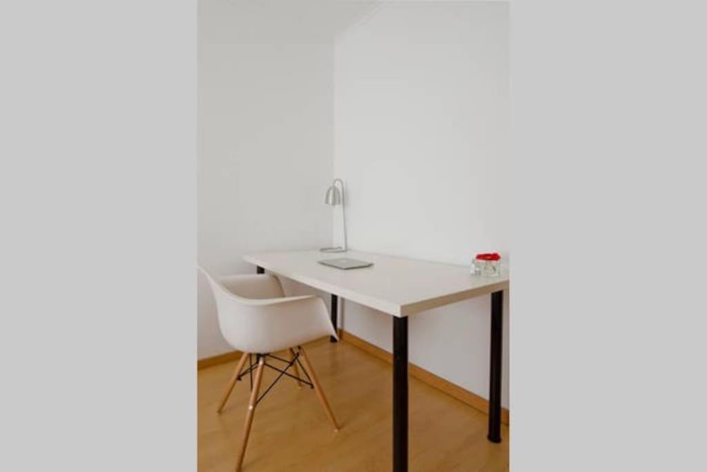 New Office - Free Wifi & Parking - Self Check-in - Daikin Airco Lisbon