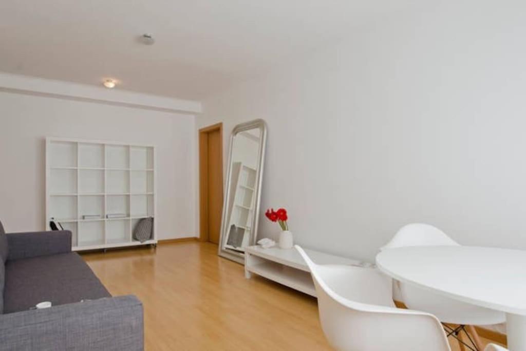 Apartment New Office - Free Wifi & Parking - Self Check-in - Daikin Airco